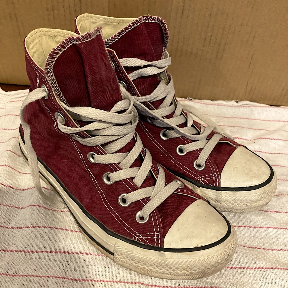 Maroon/Burgundy High Top Converse
